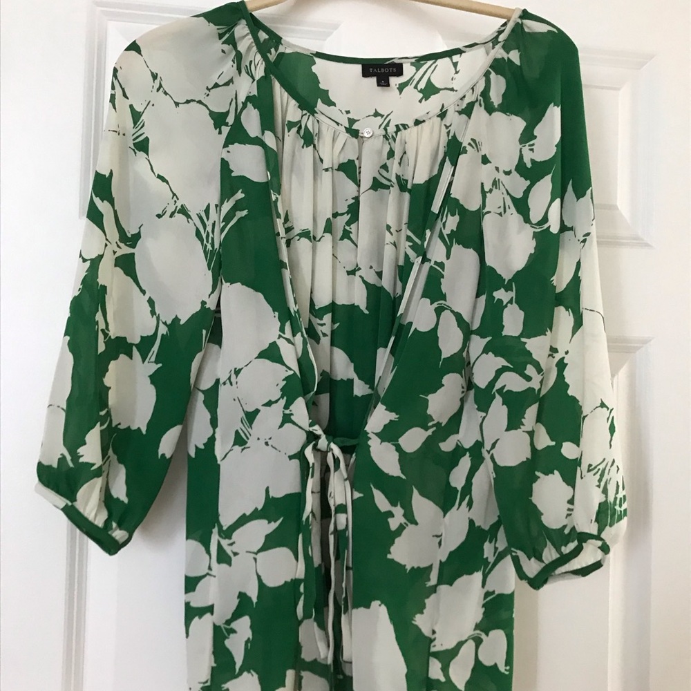TALBOTS chiffon blouse with matching adjustable camisole.